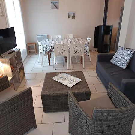 Maison De 65 M², 450m Plage, 6 Pers., Animaux Admis, Parking - Fr-1-540-331 *