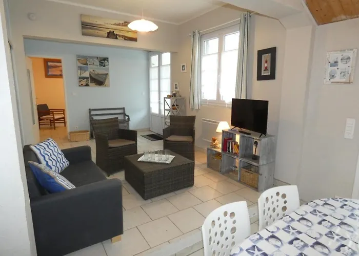 Maison De 65 M², 450m Plage, 6 Pers., Animaux Admis, Parking - Fr-1-540-331